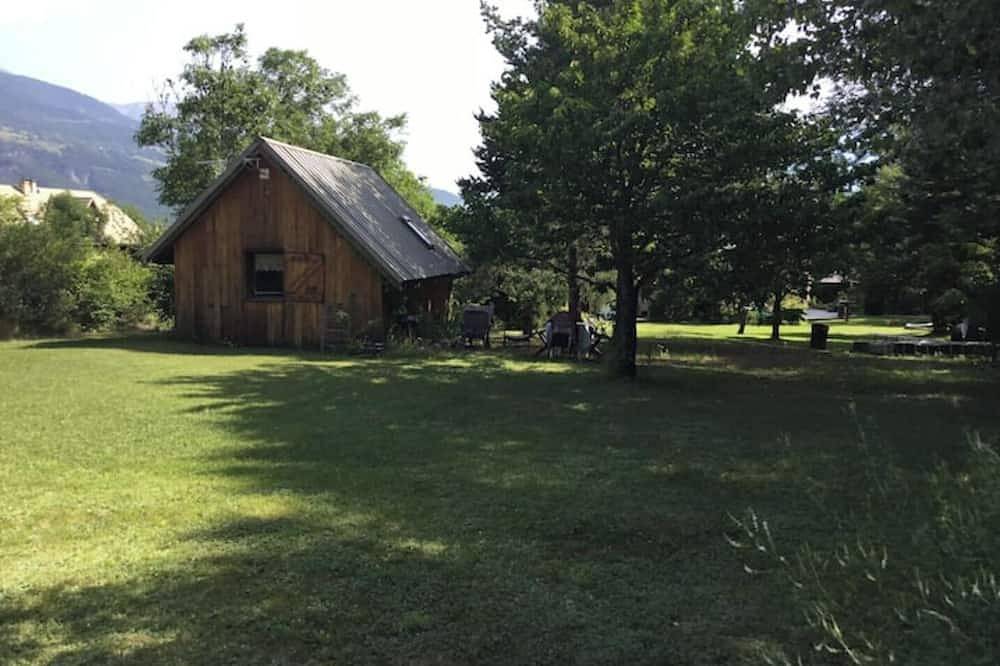 Petit Chalet Idéal Pour L'été Proche du lac in Crots, Écrins Nationaal Park
