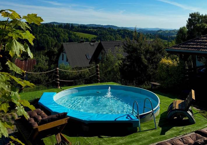 Domek letniskowy dla 4 osób, z Balkon i Jacuzzi oraz Taras i Ogród w Istebna