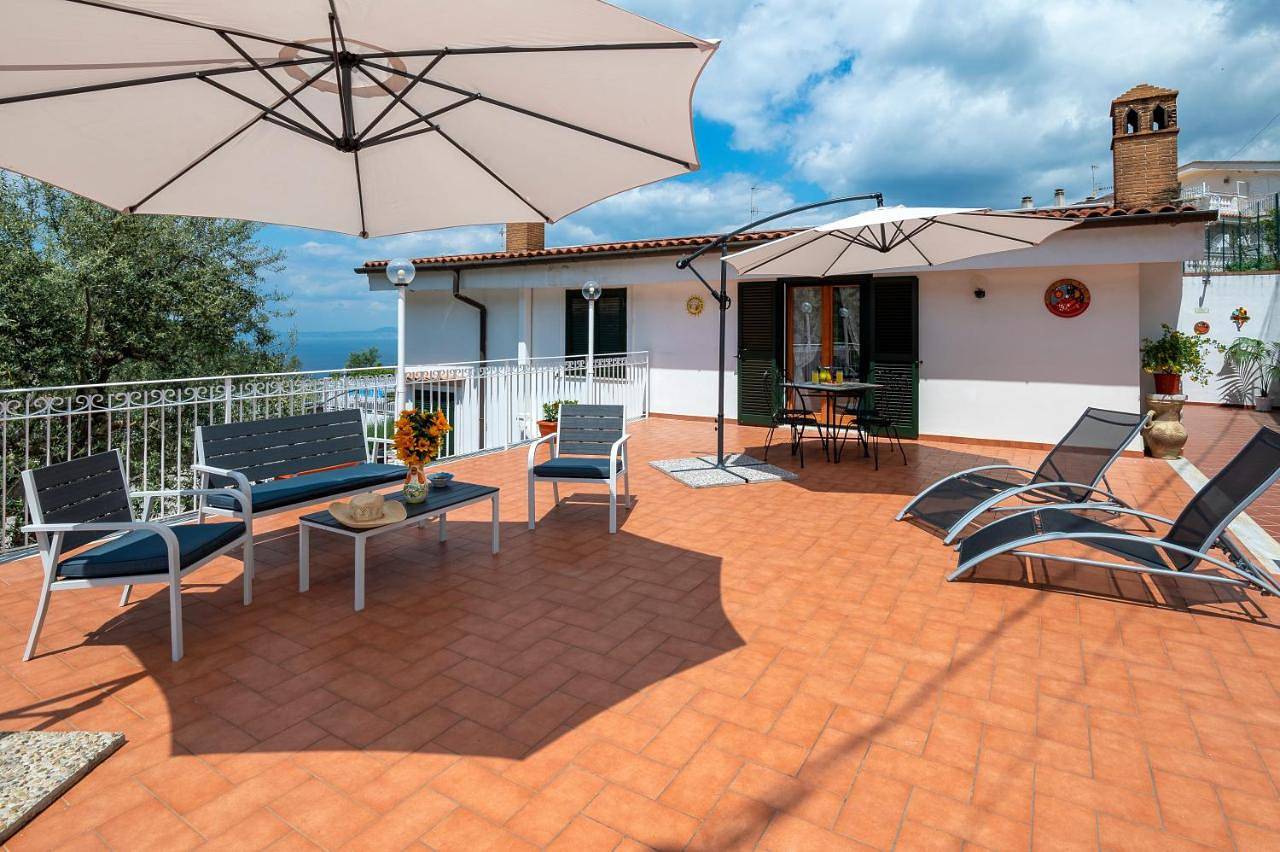 Double Room with Balcony (3 Adults) in Sant'Agnello, Napoli e dintorni