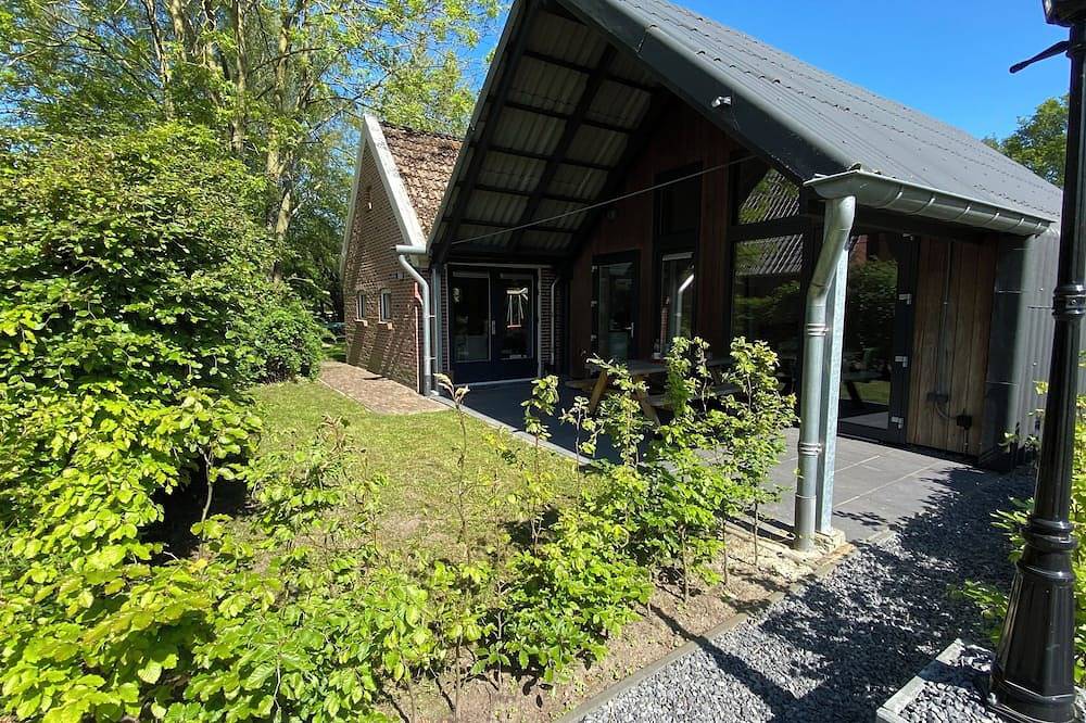 8 (-10) person cottage in Drenthe