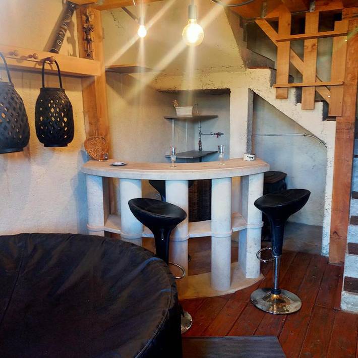 Gîte pour 2 personnes, avec terrasse ainsi que jacuzzi et jardin dans Savoisy