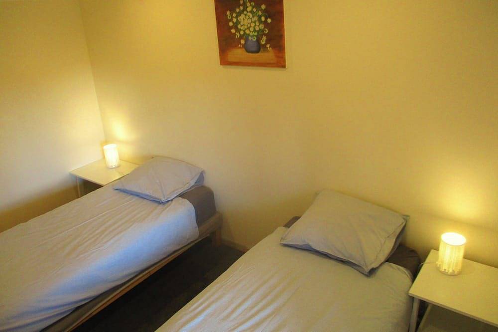 Appartement entier, Apt dans mas provençal: piscine 12X8, 4 ch., terrasse priv., jardin 5000m², Wifi in Uzès, Région de Nîmes