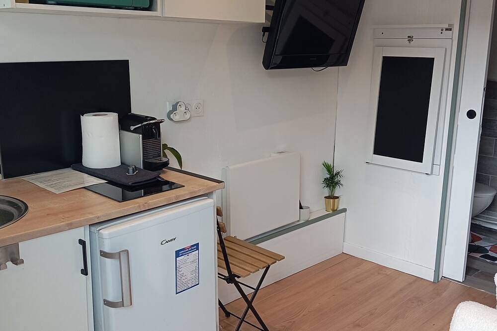Cozy room 15 minutes from Paris-Orly with a bathroom and private terrace in Choisy-le-Roi, Val-de-Marne