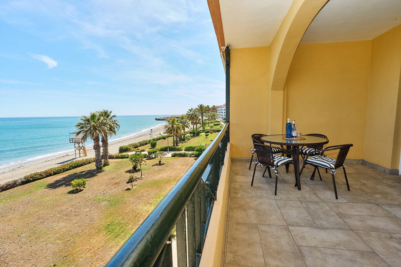 Entire apartment, Apartment 'Seaview  Peñoncillo' with Sea View, Wi-Fi and Air Conditioning in Torrox Costa, Torrox