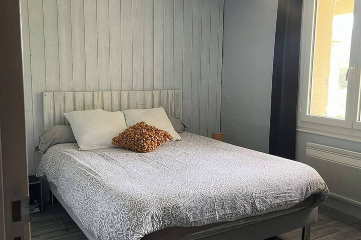 Gîte pour 4 personnes, avec Jacuzzi et Terrasse ainsi que Jardin et Piscine à Auriol - 2