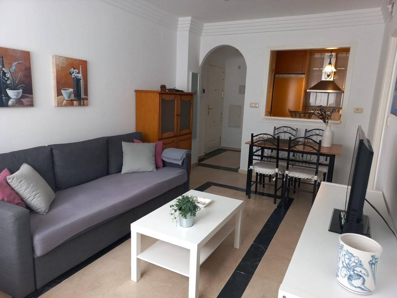 Entire holiday apartment, Coqueto apartamento con vistas 106 in Marbella Centre, Marbella