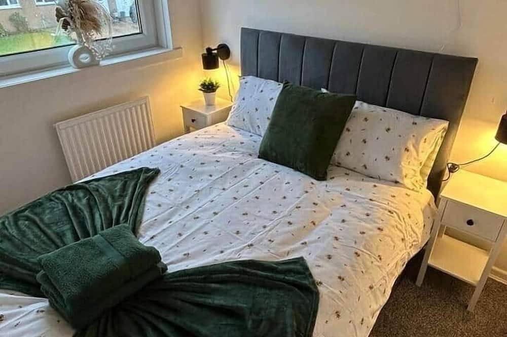 Ganze Wohnung, 3Br Home • Sleeps 10 • Private Drive • Near Park in Ost Renfrewshire