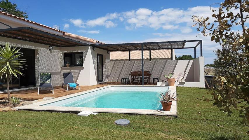 Villa pour 6 personnes, avec jardin et piscine