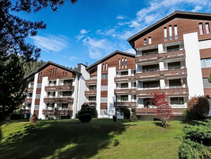 Vakantiewoning voor 4 personen, with balkon and uitzicht as well as sauna in Laax