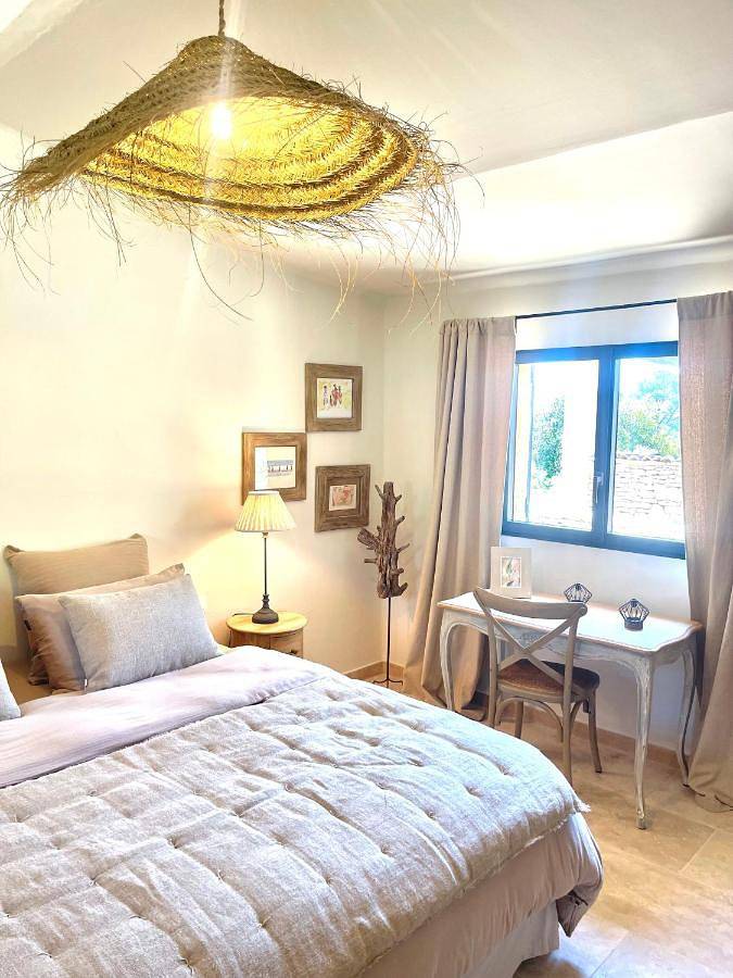 Maison d’hôte pour 2 personnes, avec jardin ainsi que vue et piscine à Gordes - 3