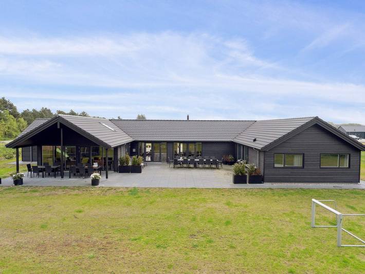 Ferienhaus für 26 Personen, mit Pool, mit Haustier in Houstrup Strand
