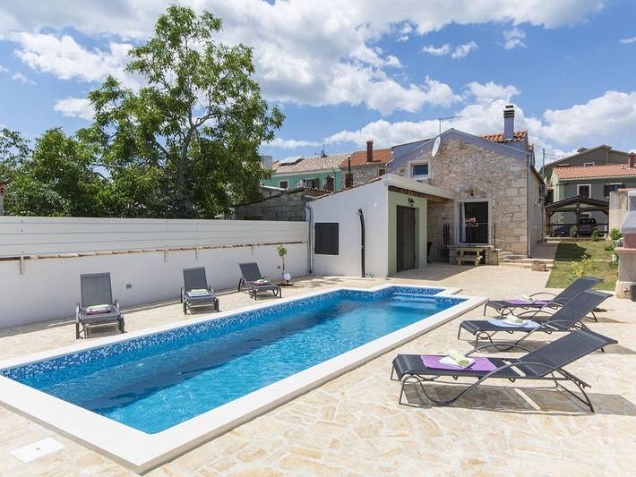 Villa per 6 persone, con Giardino e Piscina a Marzana (Istria)