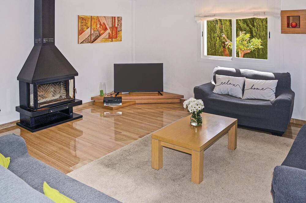 Cozy home in Lluchmajor in Sa Torre, Llucmajor