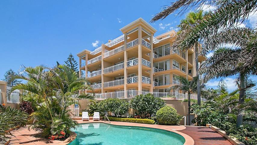 Holiday rental for 6 people, with pool and terrace in Rainbow Bay