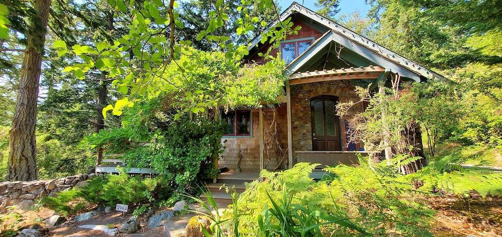 Woods Lake Cottage in San Juan Island