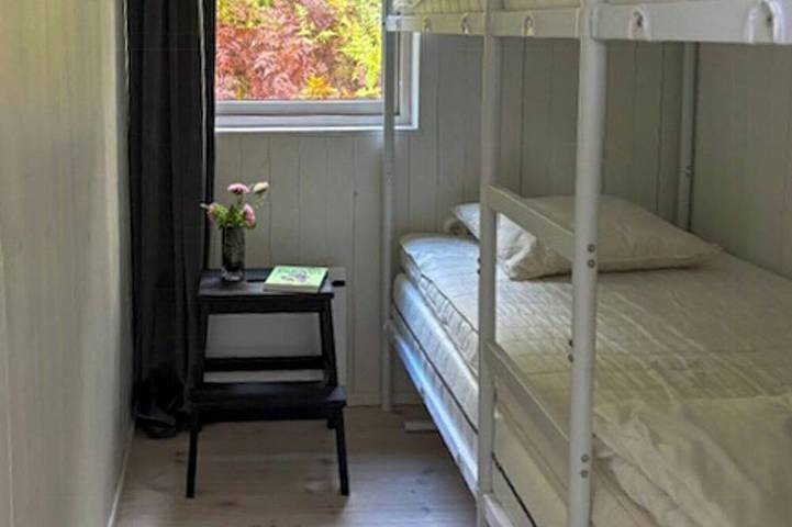 Moderne Hütte mit Sauna am See in Bjäsäter in Stjärnorp, Östergötland