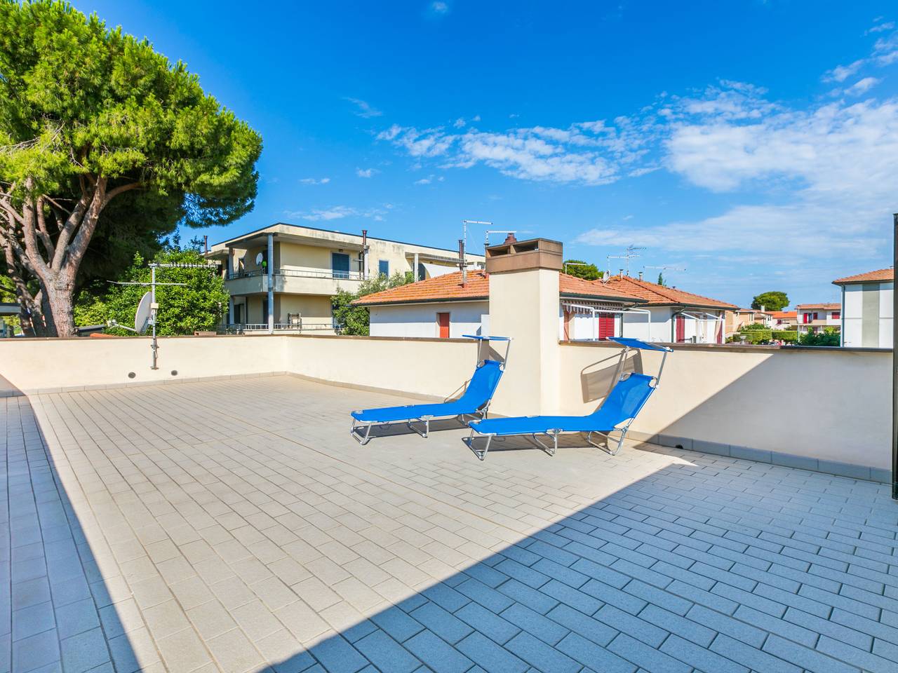 Apartamento entero, Trilo Via Adige in Marina di Cecina, Cecina (desambiguación)