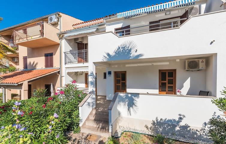 Ferienwohnung für 4 Personen, mit Balkon/Terrasse, mit Haustier in Funtana