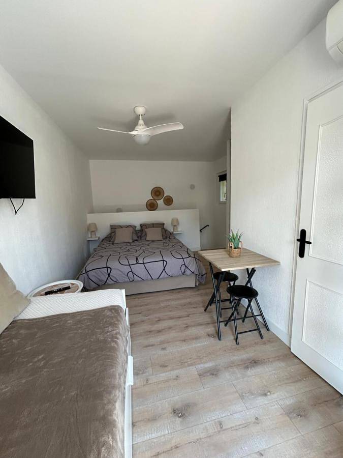Chambre d’hôte pour 2 personnes, avec Terrasse et Piscine