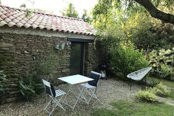 Gîte pour 2 personnes, avec jardin ainsi que piscine et terrasse en Vendée