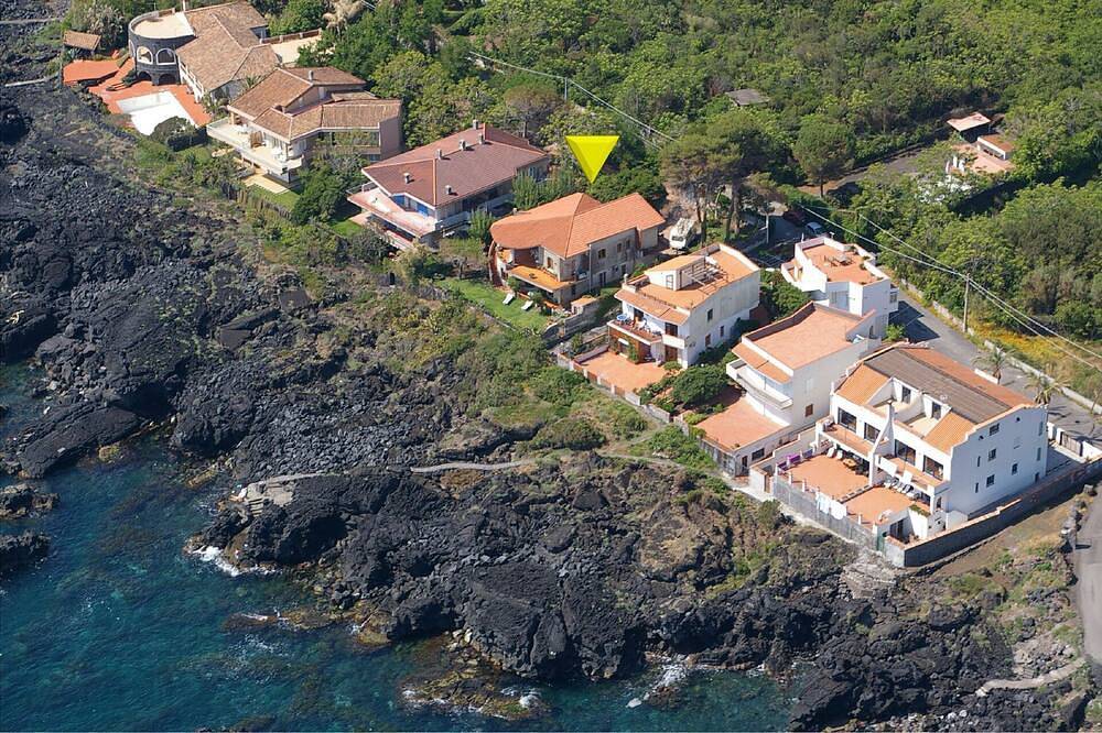 Appartamento intero, Appartamento con giardino e ampia vista sul mare in Pozzillo, Catania e dintorni