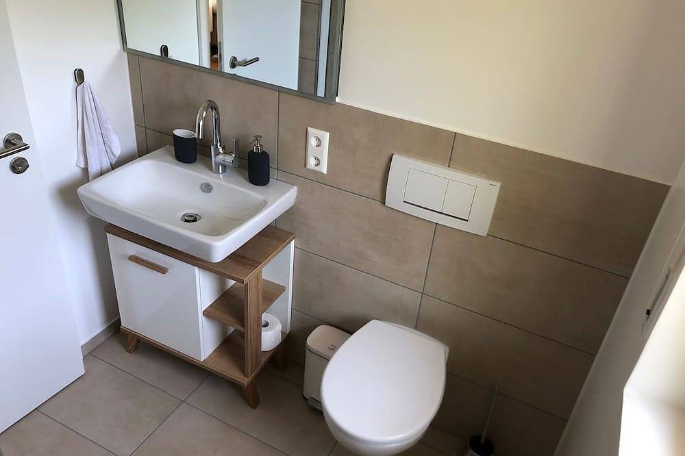 Ganze Wohnung, 2 Zimmer Wohnung mit Seeblick und eigenem Garten in Radolfzell, Radolfzell am Bodensee