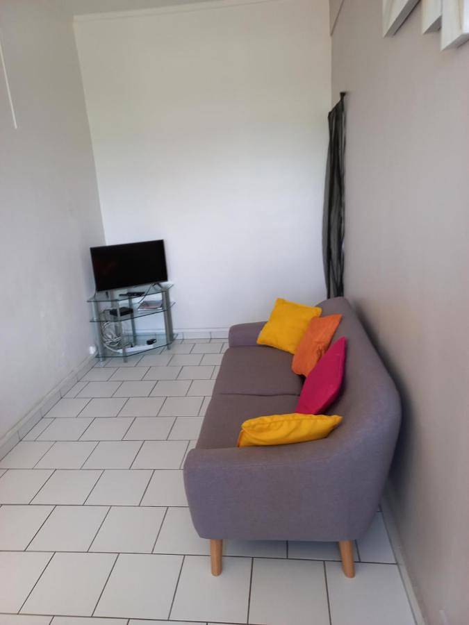 Location de vacances pour 4 personnes, avec terrasse et vue à Baie-Mahault - 3