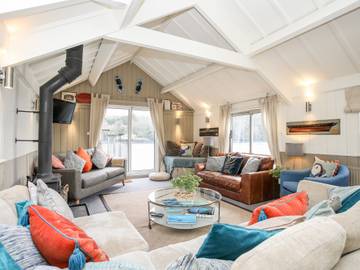 Cottage for 8 People in Menai Bridge, Isle of Anglesey, Photo 4