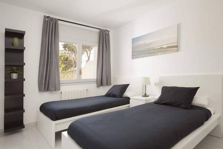 Haus an der Costa Brava, in der Nähe des Strandes-Free Wifi. Klimaanlage in Platja d'Aro, Costa Brava