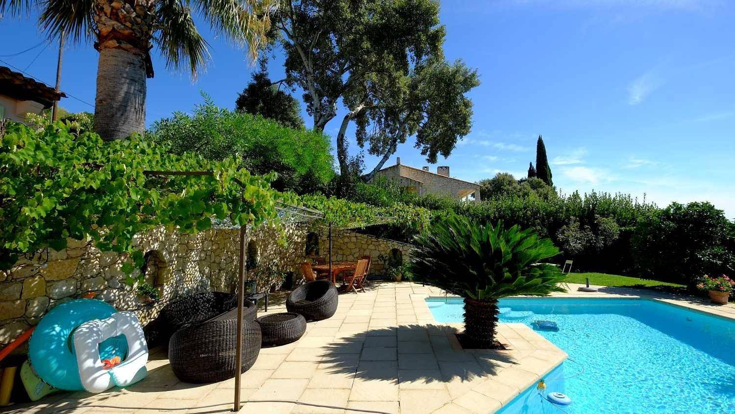 Macalinewa in Saint-Jeannet, Cannes und Umgebung