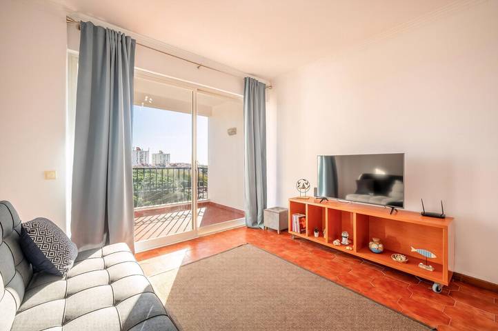 Ganze Wohnung, Ferienwohnung für 3 Personen mit Balkon in Carcavelos e Parede, Costa de Lisboa