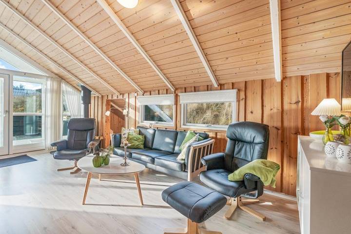 Gemütliches Ferienhaus mit Sauna und schöner Terrasse in Bjerregård, Holmsland Klit