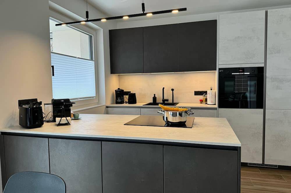 Ganze Wohnung, Moderne Ferienwohnung mit großem Balkon. Nähe Stadtzentrum. in Meran, Texelgruppe
