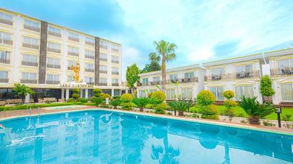 Hôtel pour 2 personnes, avec piscine ainsi que vue et jardin à Antalya