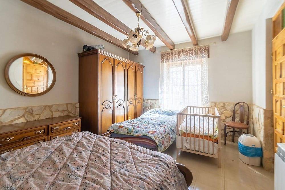 5 bedroom nice home in Villarrín de Campos in Villarrín de Campos, Province de Zamora
