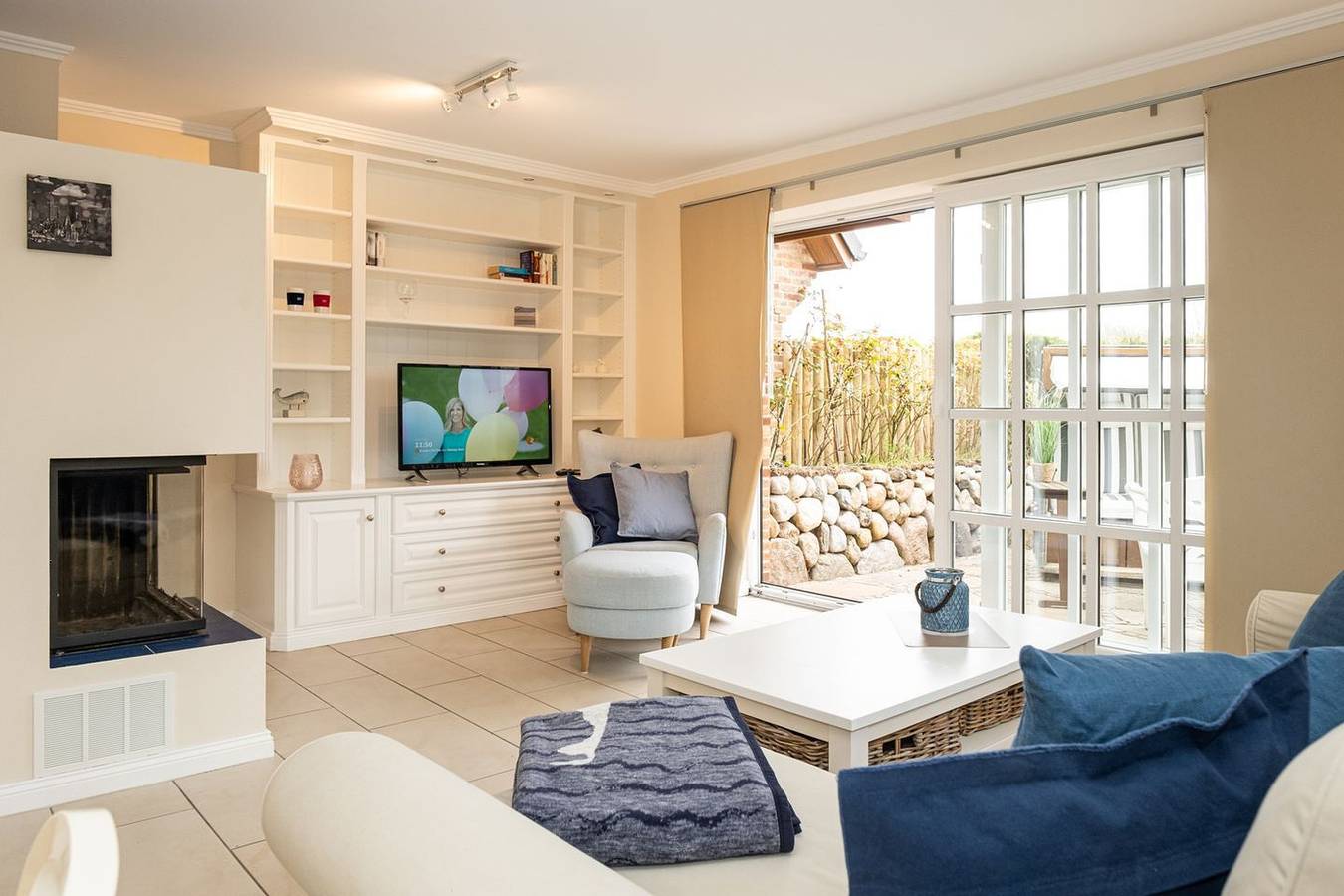 Ganze Wohnung, Moderne Ferienwohnung mit Garten, 2 Terrassen und Whirlbadewanne in Wenningstedt, Sylt