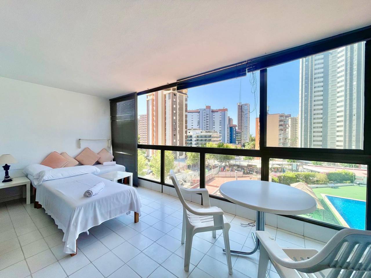 Apartamento entero, Apartamento cómodo, vista a la piscina - 4 pers. in Benidorm, Costa Blanca