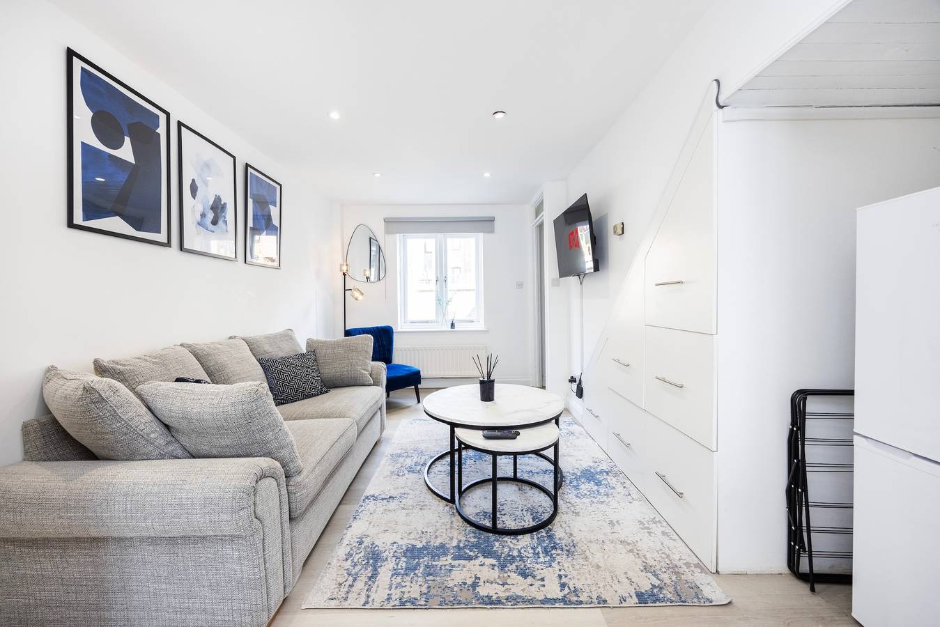 Ολόκληρο το διαμέρισμα διακοπών, 2Br- Smart Tvs- Fast Wifi, Free Parking & Sofa Bed in Tower Hamlets, Λονδίνο
