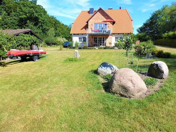 Ferienhaus für 7 Personen, mit Balkon und Garten in der Feldberger Seenlandschaft