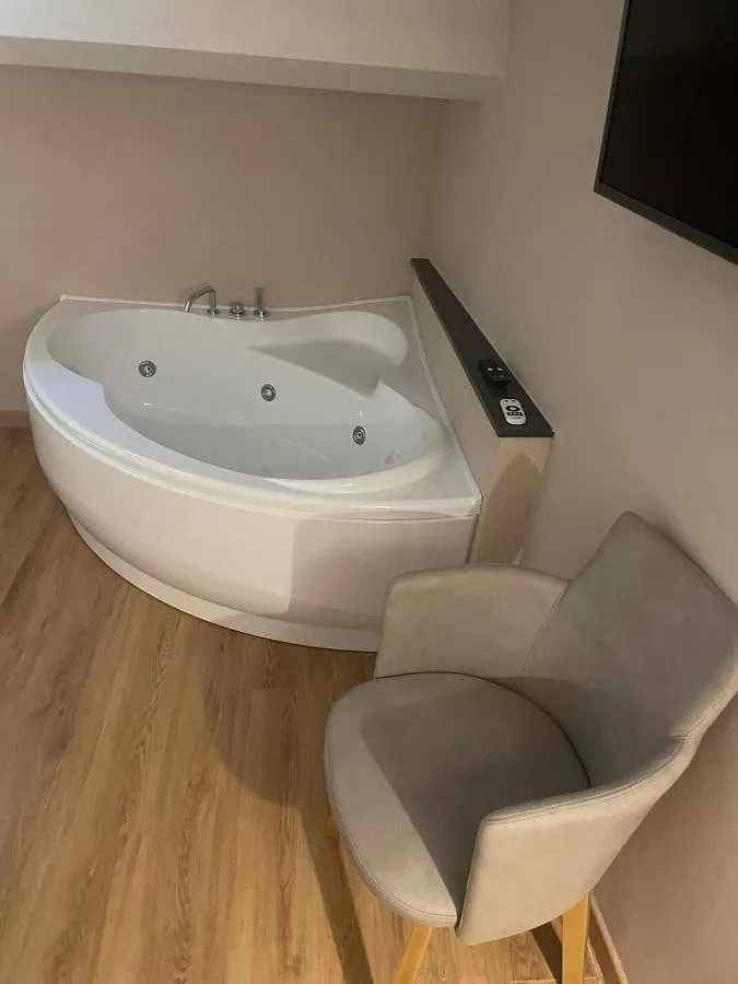 Apartamento de vacaciones para 2 personas, con balcón y jacuzzi - 1
