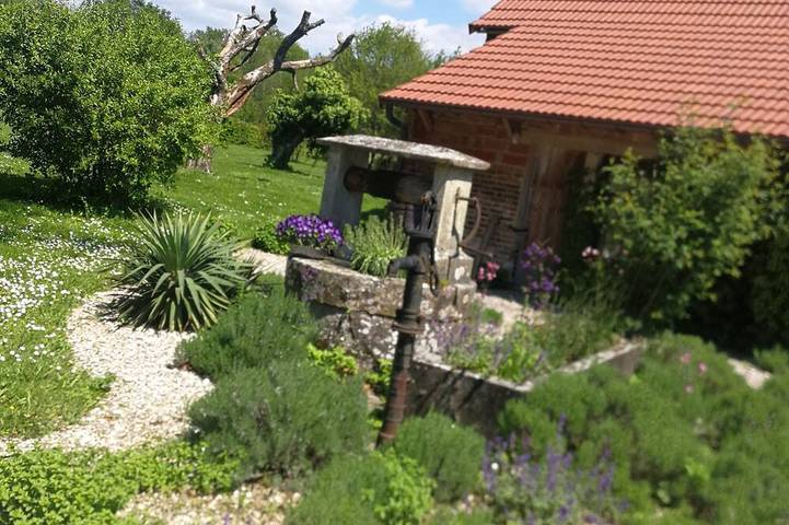 Chambre d’hôte pour 3 personnes, avec jacuzzi ainsi que jardin et piscine dans Saône-et-Loire - 4