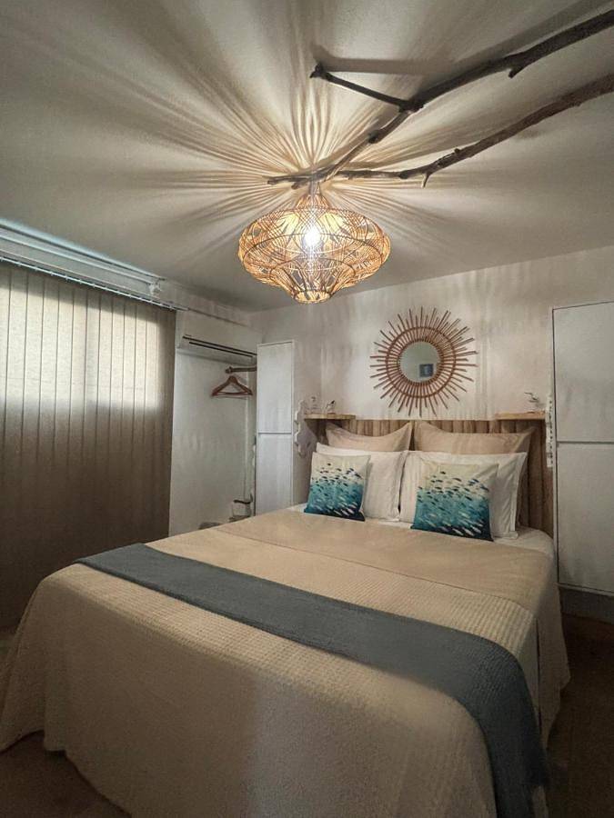 Gîte pour 6 personnes, avec piscine ainsi que vue et jardin à Case-Pilote - 3