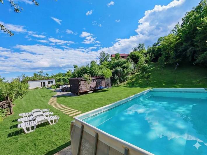 Glamping for 4 people, with pool and view as well as garden in Romania