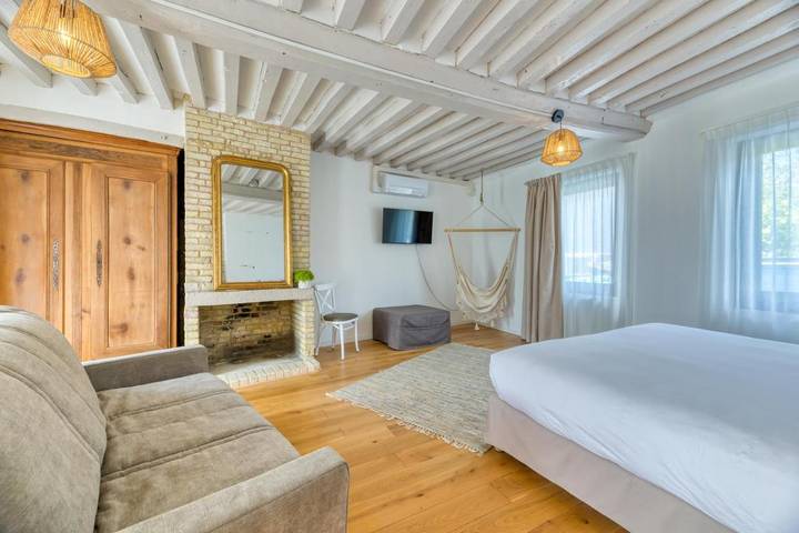Chambre d’hôte pour 2 personnes, avec Terrasse ainsi que Jacuzzi et Sauna à Glanville