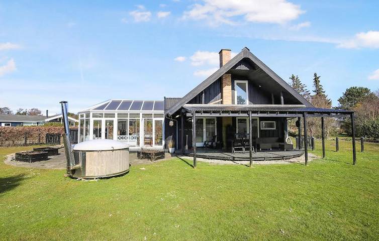 Ferienhaus für 7 Personen mit Terrasse in Hundested, Kattegat Küste