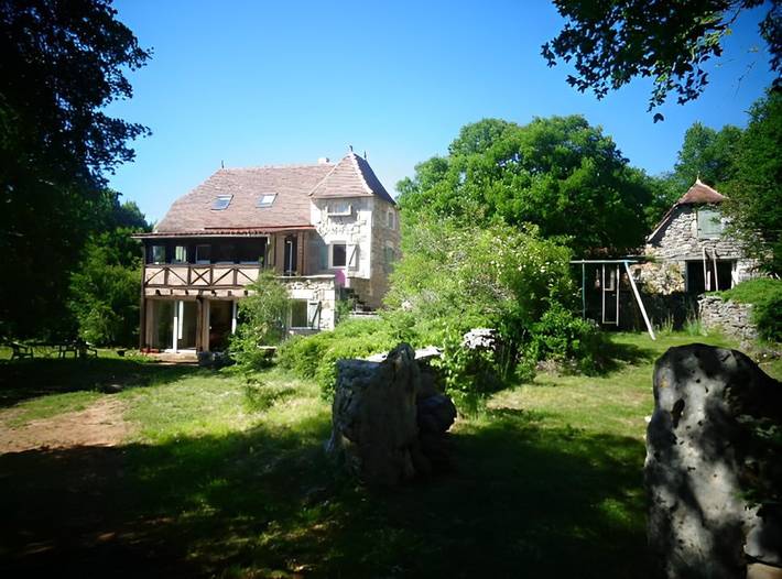 Gîte pour 10 personnes, avec jardin ainsi que terrasse et piscine, animaux acceptés à Marcilhac-sur-Célé - 2