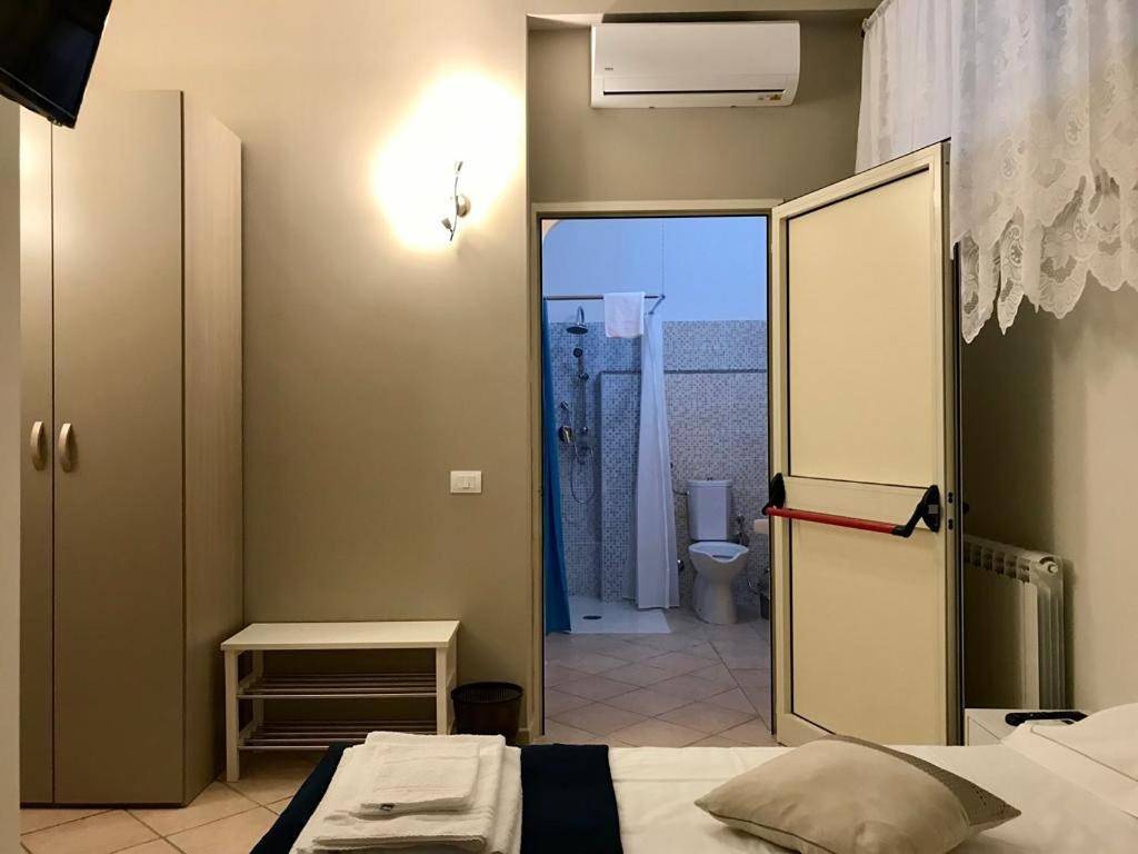 Double Room with Private Bathroom in La Storta, Rome