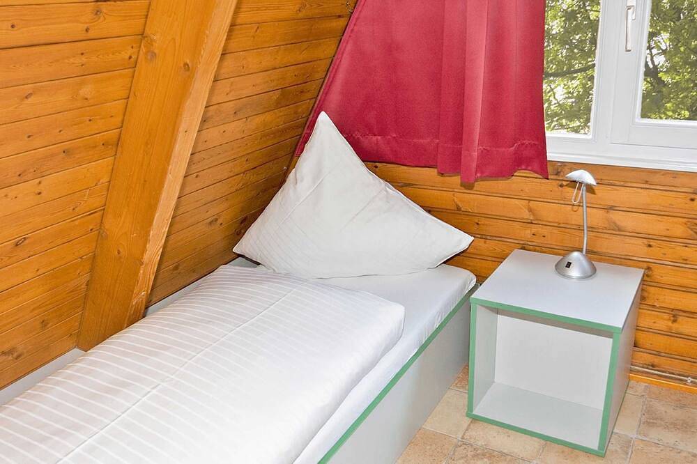 Nurdachhaus im Dampland an der Ostsee - Nurdach Ferienhaus in Ostseebad Damp, Damp