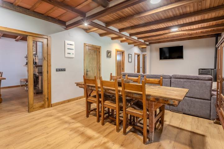 Chalet 'Cal Manyà' con vistas a la montaña, piscina privada y Wi-Fi in Amer, Provincia de Gerona