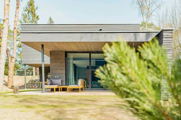 Ferienhaus mit Meerblick für 6 Personen, mit Terrasse und Sauna sowie Garten, kinderfreundlich im Stettiner Haff